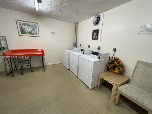 2061 NW 47th Ter 111, Lauderhill, FL 33313