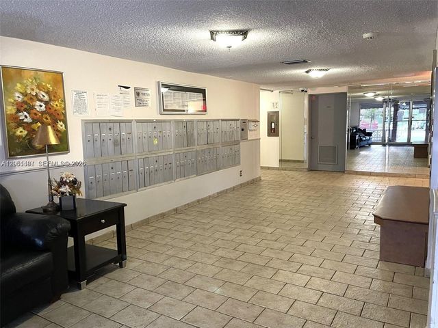 2061 NW 47th Ter 111, Lauderhill, FL 33313