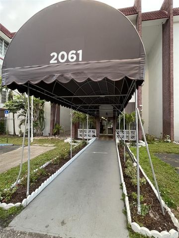 2061 NW 47th Ter 111, Lauderhill, FL 33313