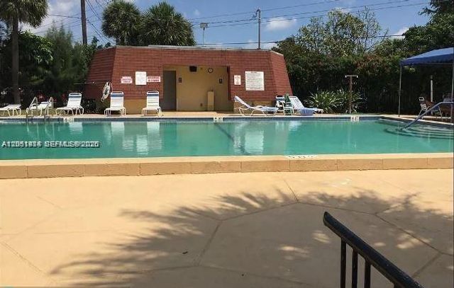 2061 NW 47th Ter 111, Lauderhill, FL 33313
