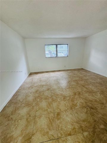 2061 NW 47th Ter 111, Lauderhill, FL 33313