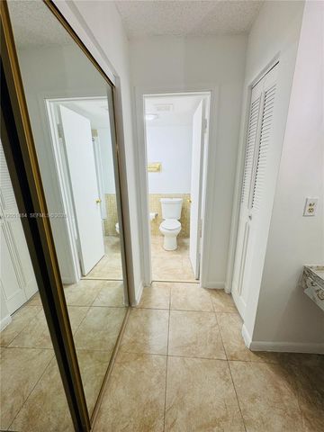 2061 NW 47th Ter 111, Lauderhill, FL 33313