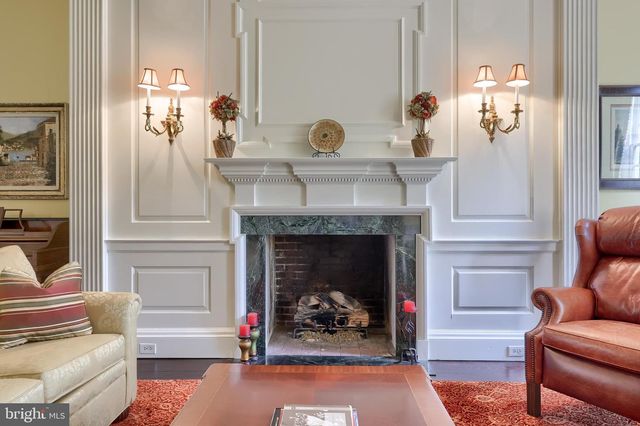 1101 SMALLBROOK LN, York, PA 17403