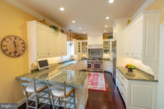 1101 SMALLBROOK LN, York, PA 17403