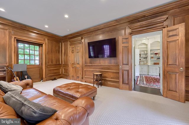 1101 SMALLBROOK LN, York, PA 17403