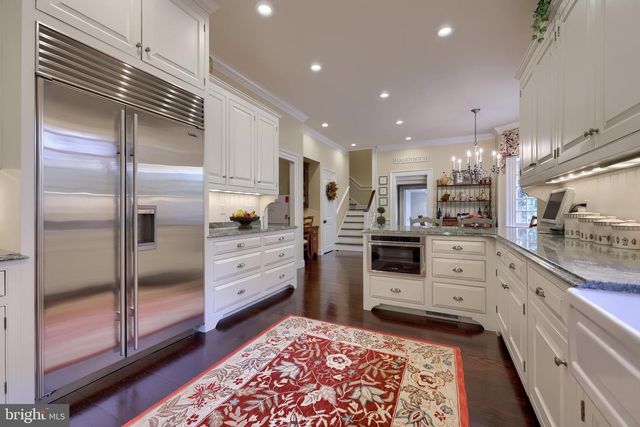 1101 SMALLBROOK LN, York, PA 17403