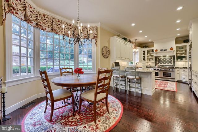 1101 SMALLBROOK LN, York, PA 17403