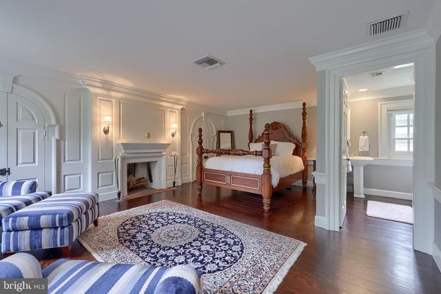 1101 SMALLBROOK LN, York, PA 17403