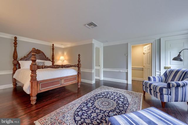 1101 SMALLBROOK LN, York, PA 17403