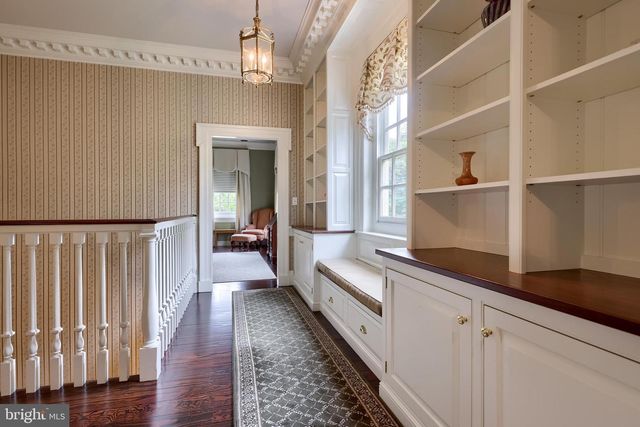 1101 SMALLBROOK LN, York, PA 17403