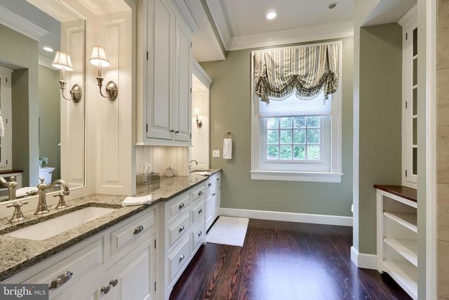 1101 SMALLBROOK LN, York, PA 17403