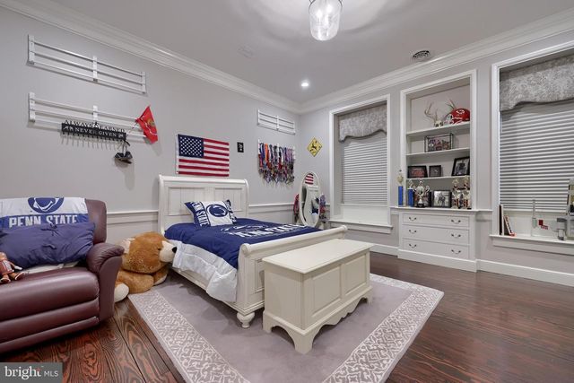 1101 SMALLBROOK LN, York, PA 17403