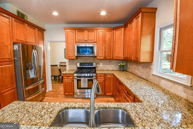 1865 Oak Tree Hollow, Alpharetta, GA 30005