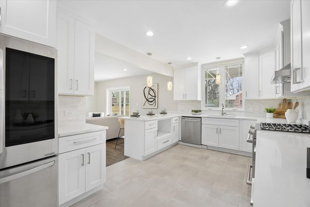 9807 W 57th Street, Countryside, IL 60525