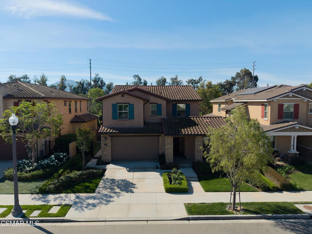 Image 2 of property listing at 3748 Gazebo Lane, Camarillo, CA 93012