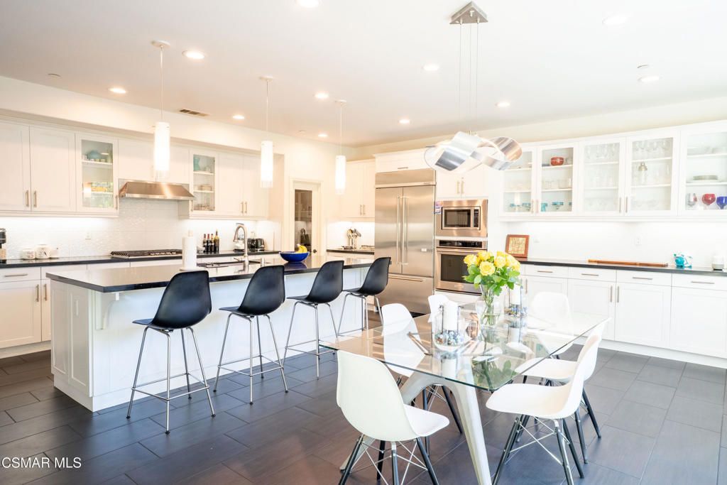 Image 6 of property listing at 3748 Gazebo Lane, Camarillo, CA 93012