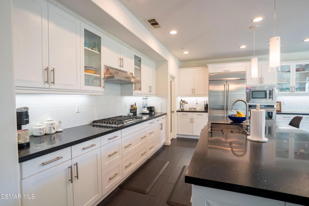 Image 7 of property listing at 3748 Gazebo Lane, Camarillo, CA 93012