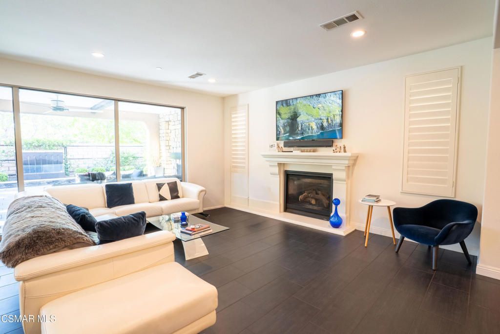 Image 8 of property listing at 3748 Gazebo Lane, Camarillo, CA 93012