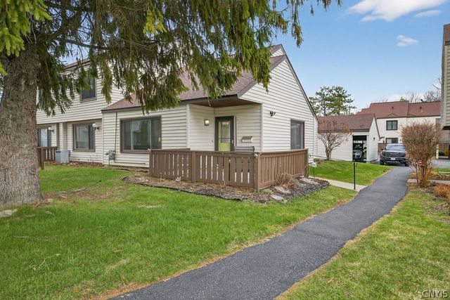 601 Barnstable Court, Camillus, NY 13031