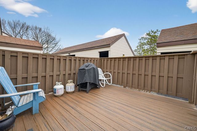 601 Barnstable Court, Camillus, NY 13031