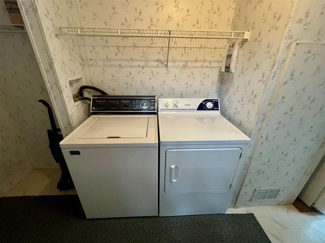 1268 Oak Brook Lane, Portage, MI 49002