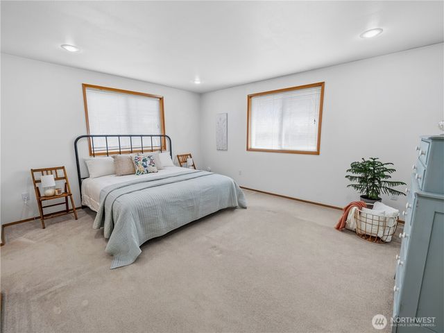 12728 Pioneer Way E, Buckley, WA 98321