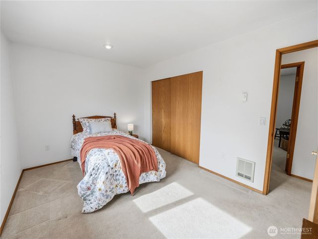 12728 Pioneer Way E, Buckley, WA 98321