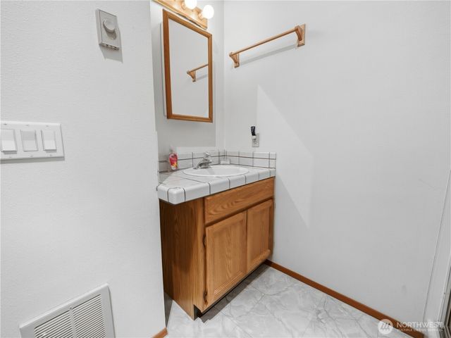 12728 Pioneer Way E, Buckley, WA 98321