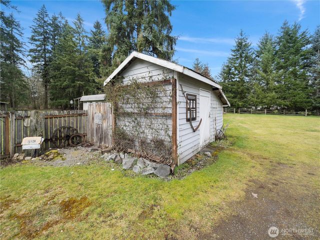 12728 Pioneer Way E, Buckley, WA 98321