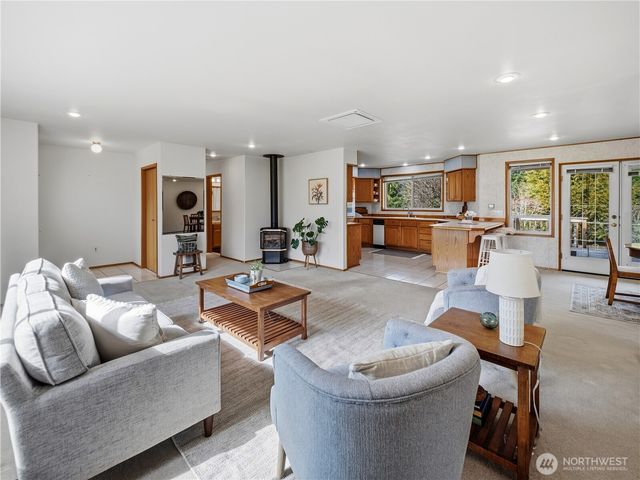 12728 Pioneer Way E, Buckley, WA 98321