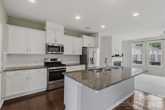 1502 Sharon Road W, Charlotte, NC 28210