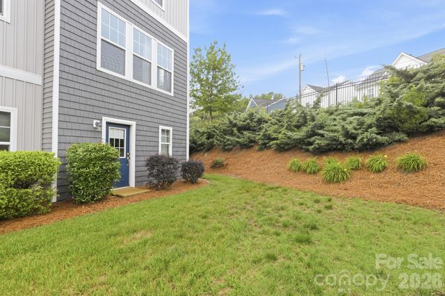 1502 Sharon Road W, Charlotte, NC 28210