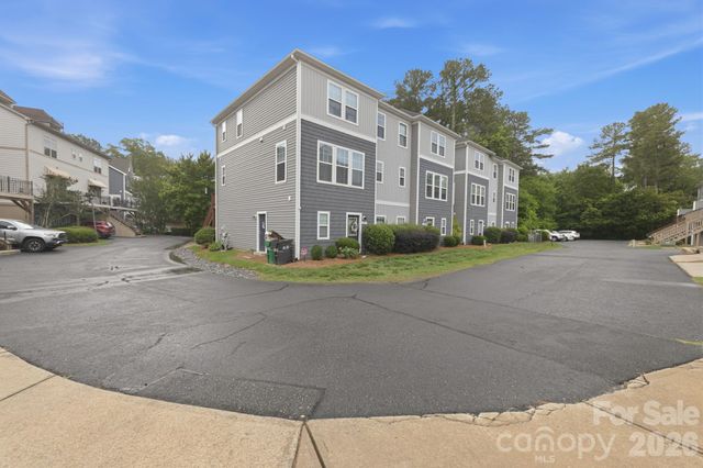 1502 Sharon Road W, Charlotte, NC 28210