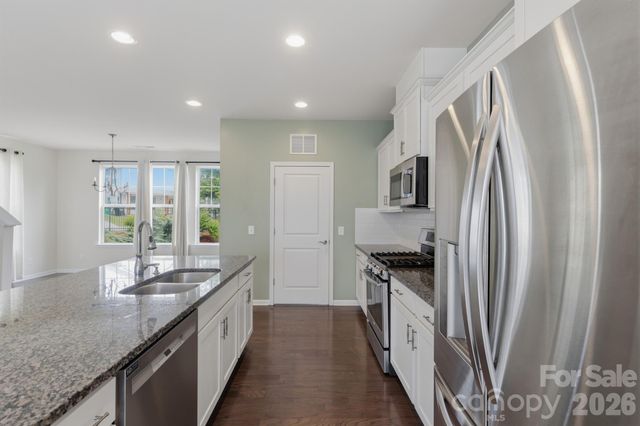 1502 Sharon Road W, Charlotte, NC 28210