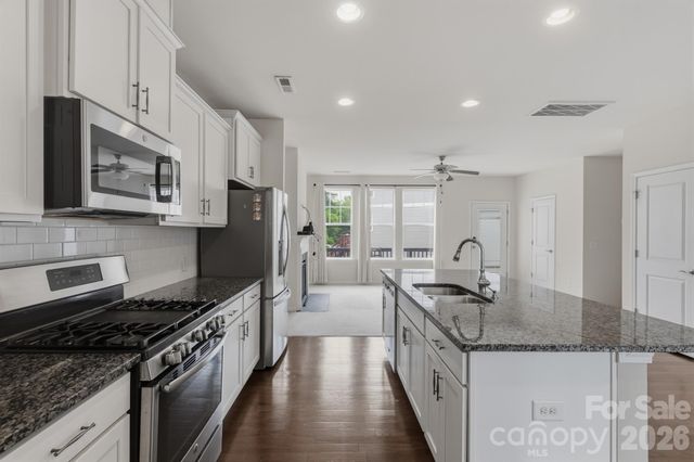 1502 Sharon Road W, Charlotte, NC 28210