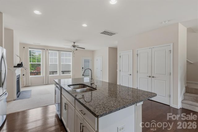 1502 Sharon Road W, Charlotte, NC 28210
