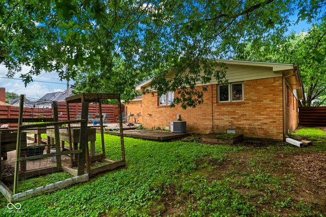 15 W Joseph Street, Brazil, IN 47834