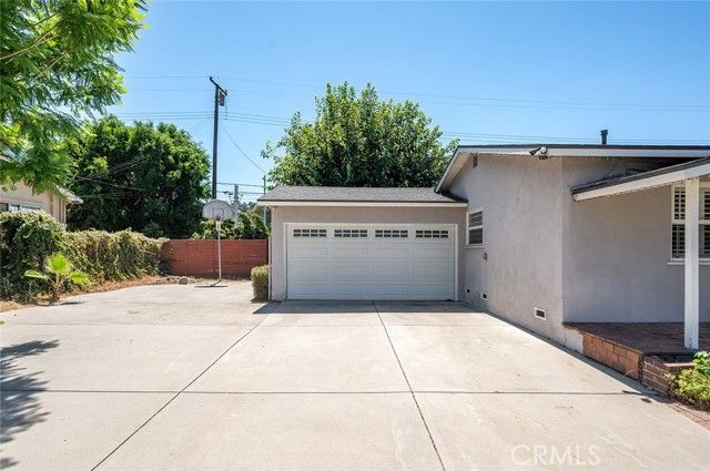1032 E Lemon Avenue, Glendora, CA 91741