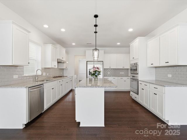 1005 Argentium Way, Waxhaw, NC 28173