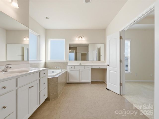 1005 Argentium Way, Waxhaw, NC 28173