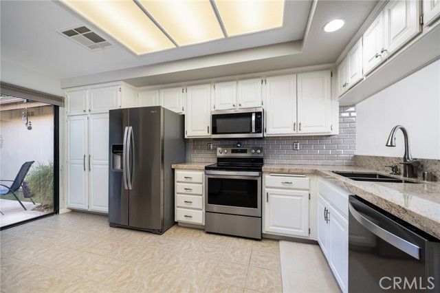 57 Ponderosa Circle, Palm Desert, CA 92211