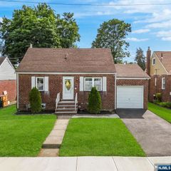 15 Carrelton Drive, Paterson, NJ 07522