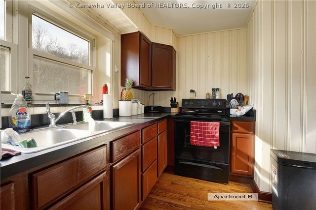 122 Arlington Avenue, Charleston, WV 25302