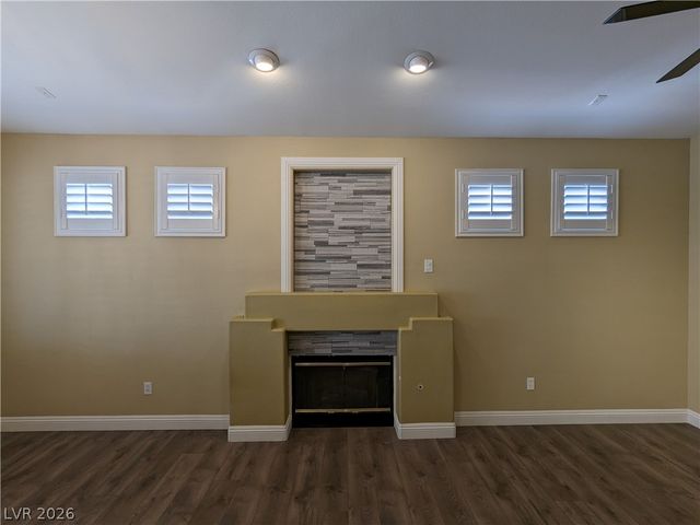 300 Tayman Park Avenue, Las Vegas, NV 89148