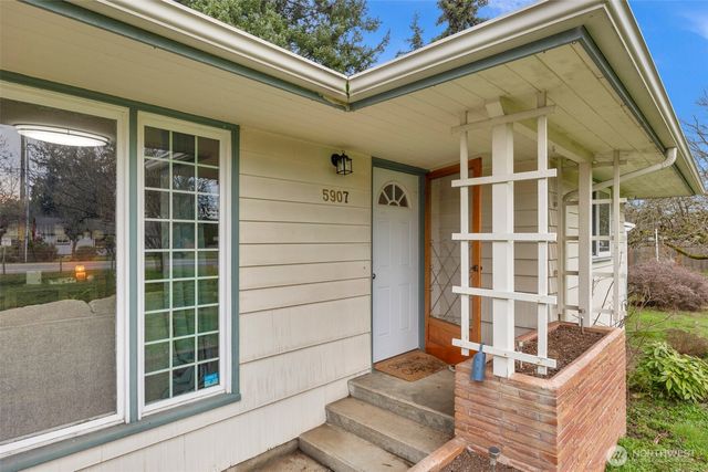 5907 88th St NE, Marysville, WA 98270