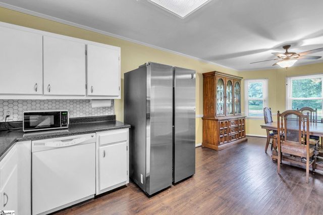 202 Green Meadows Circle, Fountain Inn, SC 29644