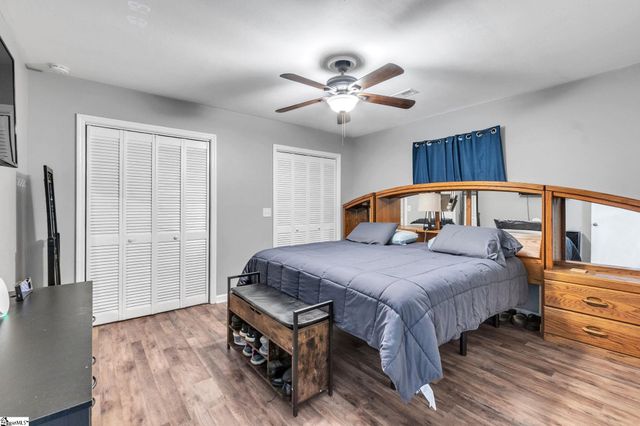 202 Green Meadows Circle, Fountain Inn, SC 29644