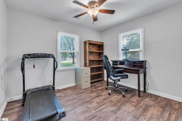 202 Green Meadows Circle, Fountain Inn, SC 29644