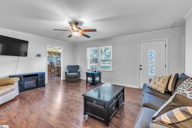 202 Green Meadows Circle, Fountain Inn, SC 29644