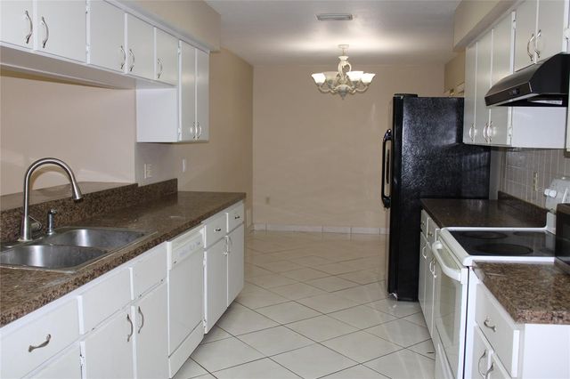 6121 56TH AVENUE N, St Petersburg, FL 33709